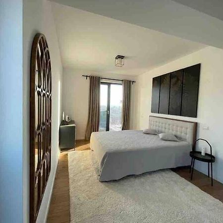 Modern 2-Bedroom Apartment In New Residence Krajowa Zewnętrze zdjęcie