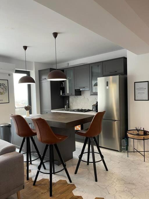 Modern 2-Bedroom Apartment In New Residence Krajowa Zewnętrze zdjęcie