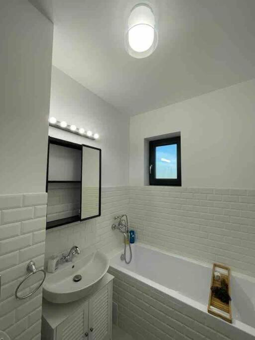 Modern 2-Bedroom Apartment In New Residence Krajowa Zewnętrze zdjęcie