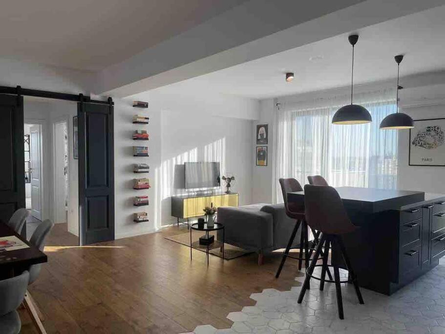 Modern 2-Bedroom Apartment In New Residence Krajowa Zewnętrze zdjęcie